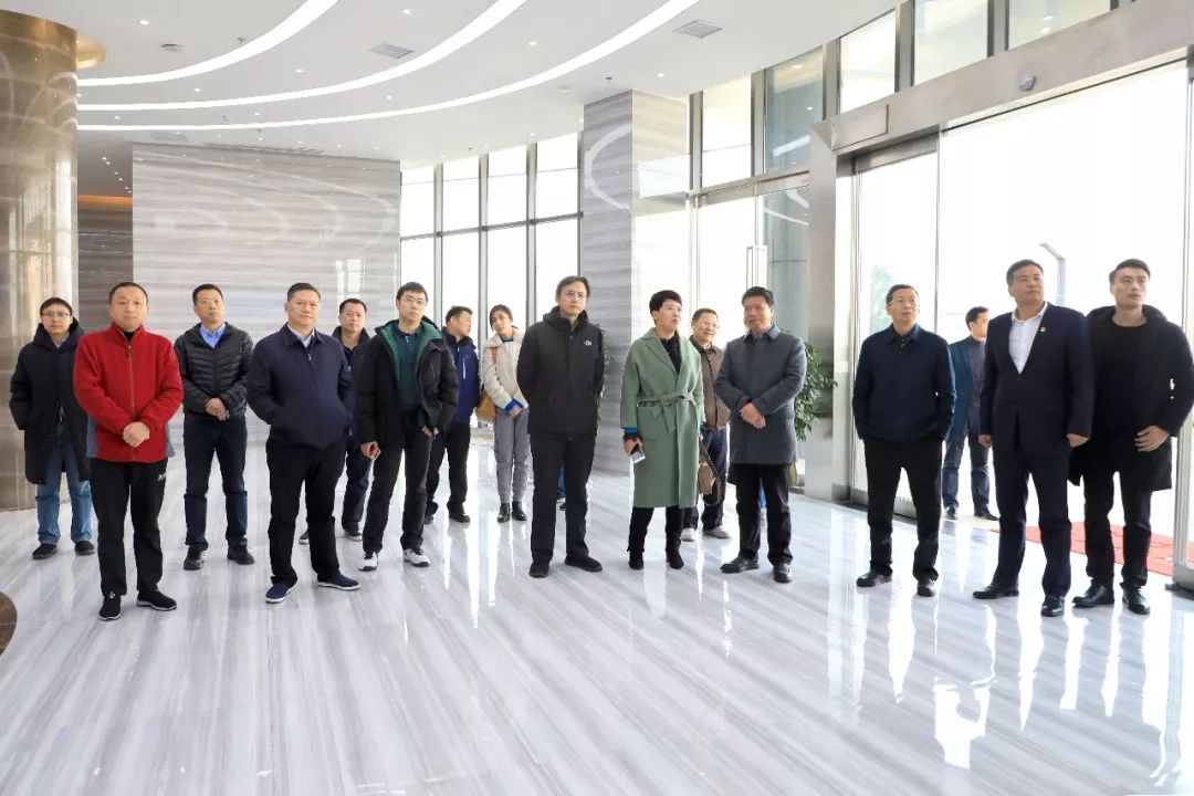 國家產(chǎn)業(yè)轉(zhuǎn)型升級(jí)示范區(qū)實(shí)地調(diào)研組蒞臨百宏光電考察調(diào)研